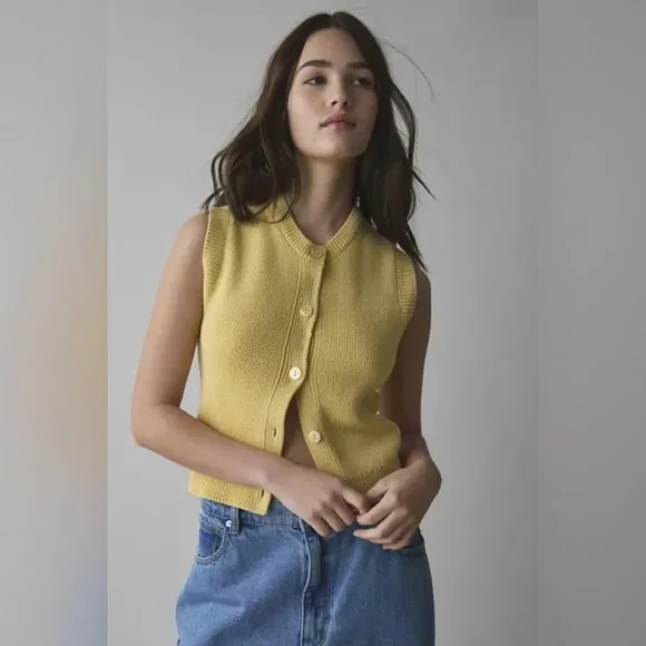 BDG Santorini Cropped Sweater Vest - Picture 2 of 4